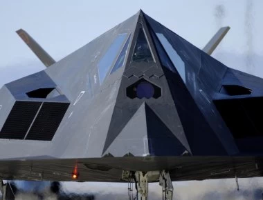 F-117: Οι παλαίμαχοι των stealth πετούν ακόμη στη Νεβάδα